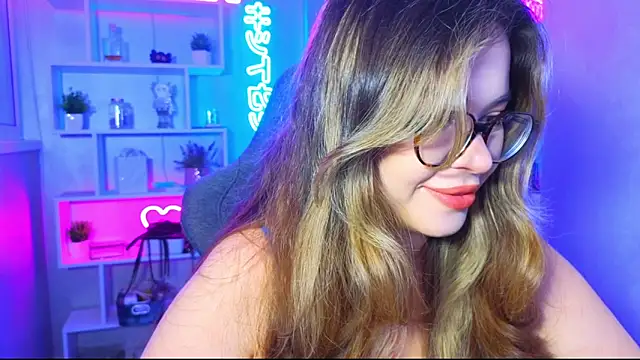 Snapshot of CutiePie3 chatting on 10.05.25 CutiePie3 online show from 10.05.25