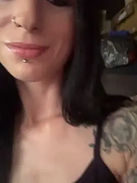 MissMidnightUK online show from 09.11.25