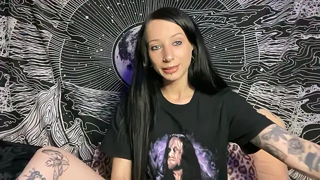 MissMidnightUK online show from 10.09.25