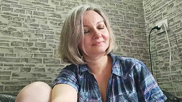 EdithManning online show from 03.21.25