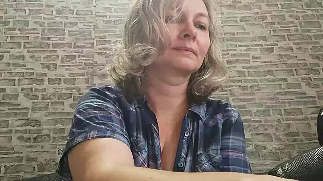 EdithManning online show from 11.02.25