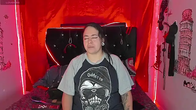 katieeandsharonn online show from 12.02.25