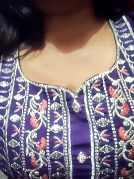 Hot-Anuska online show from 10.20.25