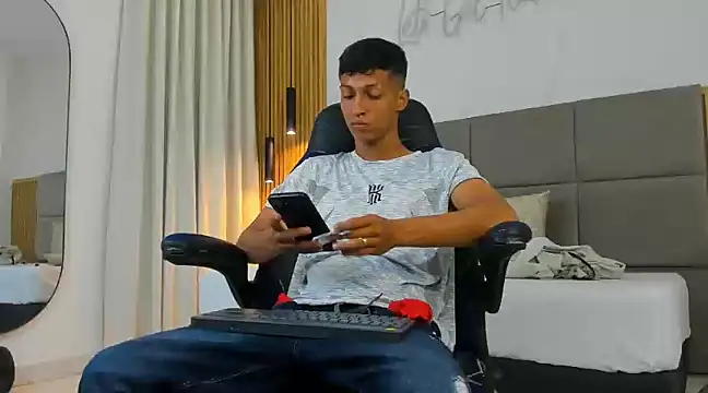 wolf james123 online show from 02.04.25