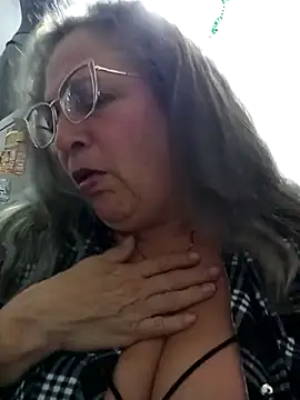 miisevvie  online show from 02.21.25