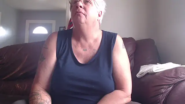 canadiancougar1965 online show from 10.23.25