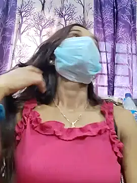 Snapshot of Oleevia chatting on 12.08.24 Oleevia online show from 12.08.24