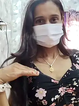 Snapshot of Oleevia chatting on 12.19.24 Oleevia online show from 12.19.24