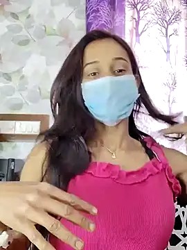 Snapshot of Oleevia chatting on 01.01.25 Oleevia online show from 01.01.25