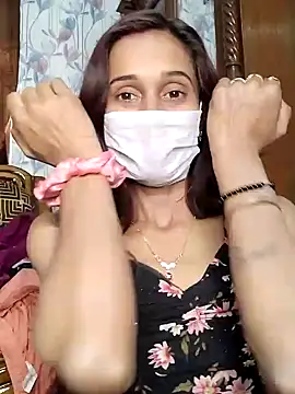 Snapshot of Oleevia chatting on 01.28.25 Oleevia online show from 01.28.25