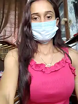 Snapshot of Oleevia chatting on 02.05.25 Oleevia online show from 02.05.25