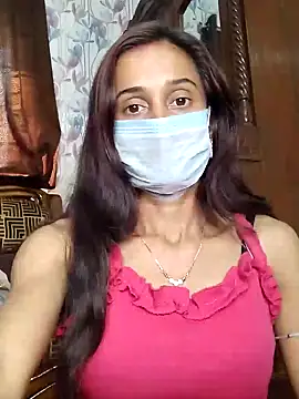 Snapshot of Oleevia chatting on 02.06.25 Oleevia online show from 02.06.25