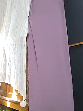 Snapshot of Oleevia chatting on 03.13.25 Oleevia online show from 03.13.25