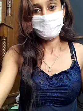 Snapshot of Oleevia chatting on 09.18.25 Oleevia online show from 09.18.25