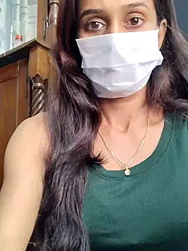 Snapshot of Oleevia chatting on 09.24.25 Oleevia online show from 09.24.25