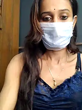 Snapshot of Oleevia chatting on 11.17.25 Oleevia online show from 11.17.25