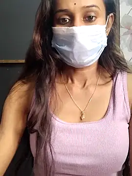 Snapshot of Oleevia chatting on 11.25.25 Oleevia online show from 11.25.25