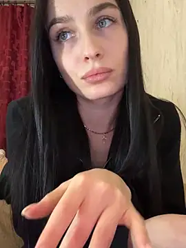 Snapshot of SpecialLina chatting on 02.06.25 SpecialLina online show from 02.06.25