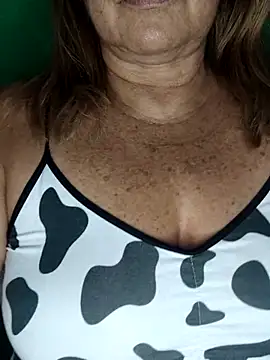 Kasandra Ho online show from 10.19.25