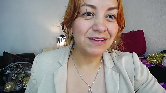 Snapshot of Delilah_Belmont chatting on 12.08.24 Delilah Belmont online show from 12.08.24