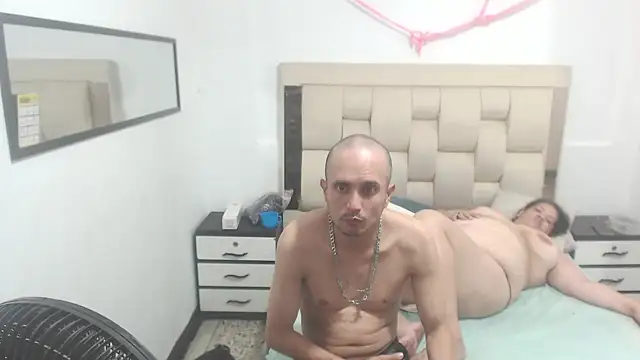 Snapshot of Candy_and_Jh0n chatting on 02.14.25 Candy and Jh0n online show from 02.14.25