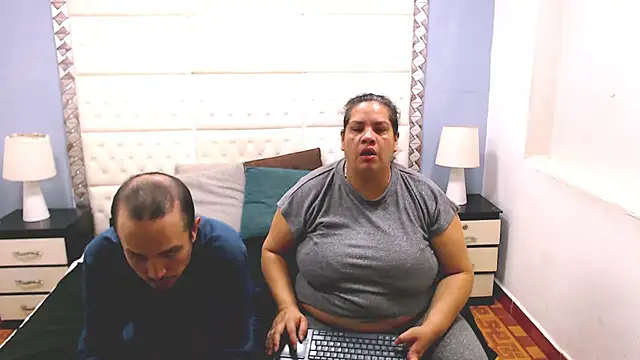 Snapshot of Candy_and_Jh0n chatting on 03.19.25 Candy and Jh0n online show from 03.19.25