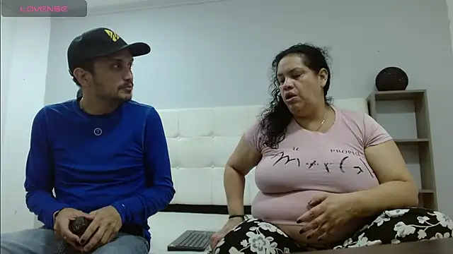 Snapshot of Candy_and_Jh0n chatting on 09.10.25 Candy and Jh0n online show from 09.10.25