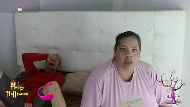 Snapshot of Candy_and_Jh0n chatting on 10.14.25 Candy and Jh0n online show from 10.14.25