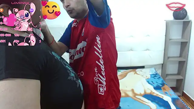 Snapshot of Candy_and_Jh0n chatting on 11.05.25 Candy and Jh0n online show from 11.05.25