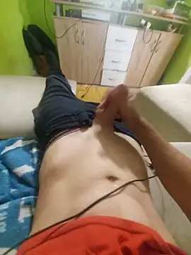 Snapshot of Deniell-01 chatting on 11.08.25 Deniell-01 online show from 11.08.25