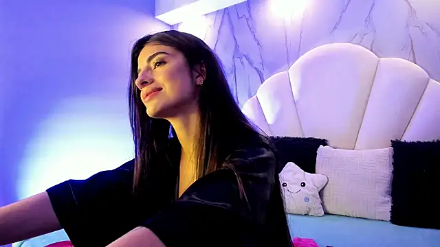 Snapshot of Megga_Bluee chatting on 03.04.25 Megga Bluee online show from 03.04.25