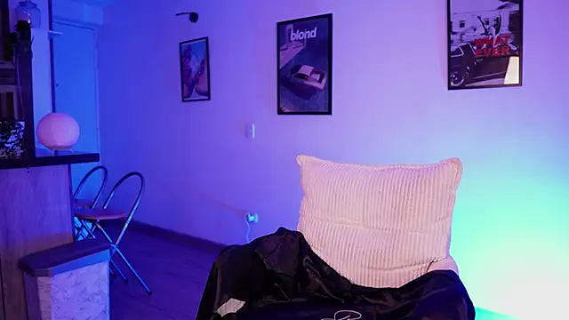 Megga Bluee online show from 11.09.25