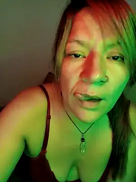 Snapshot of Skylar-Vox- chatting on 02.19.25 Skylar-Vox- online show from 02.19.25