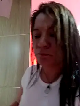 Snapshot of Skylar-Vox- chatting on 02.21.25 Skylar-Vox- online show from 02.21.25