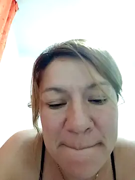 Snapshot of Skylar-Vox- chatting on 10.18.25 Skylar-Vox- online show from 10.18.25