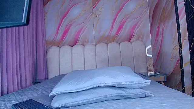 mia stanfort online show from 04.20.26