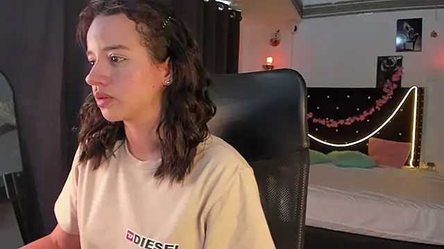 emilyrouxe online show from 03.02.25