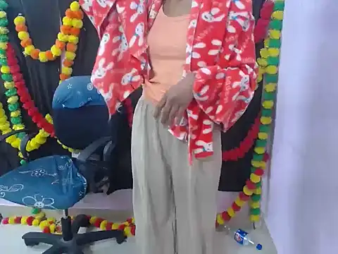 Snapshot of gulabo-Queen chatting on 12.10.24 gulabo-Queen online show from 12.10.24