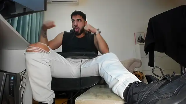 Snapshot of welcometo_hell chatting on 09.20.25 welcometo hell online show from 09.20.25