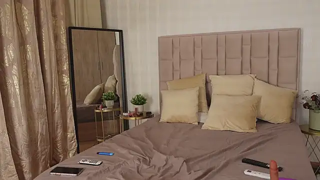 Snapshot of GabyRios chatting on 02.28.25 GabyRios online show from 02.28.25