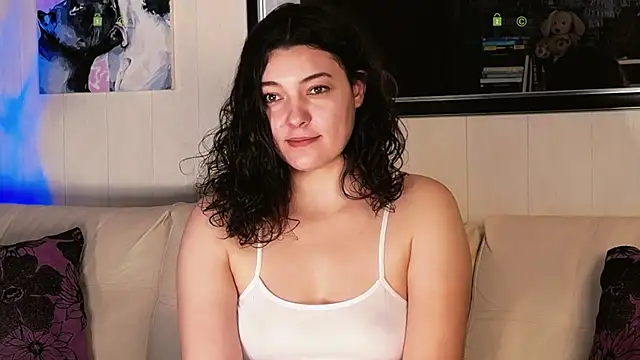 Snapshot of Alysta chatting on 12.20.24 Alysta online show from 12.20.24