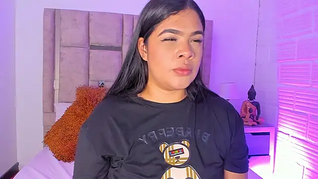 EmmaBecket2 online show from 10.26.25