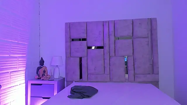 EmmaBecket2 online show from 11.28.25