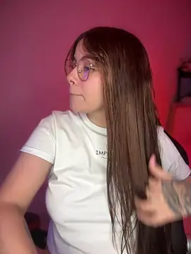 Snapshot of Yuli_zuha chatting on 12.10.24 Yuli zuha online show from 12.10.24