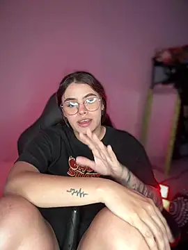 Snapshot of Yuli_zuha chatting on 12.15.24 Yuli zuha online show from 12.15.24