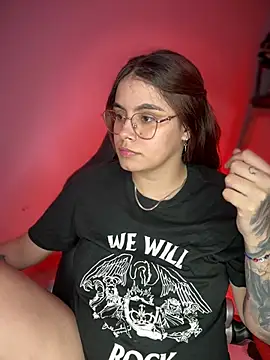 Snapshot of Yuli_zuha chatting on 12.21.24 Yuli zuha online show from 12.21.24