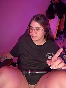 Snapshot of Yuli_zuha chatting on 12.31.24 Yuli zuha online show from 12.31.24