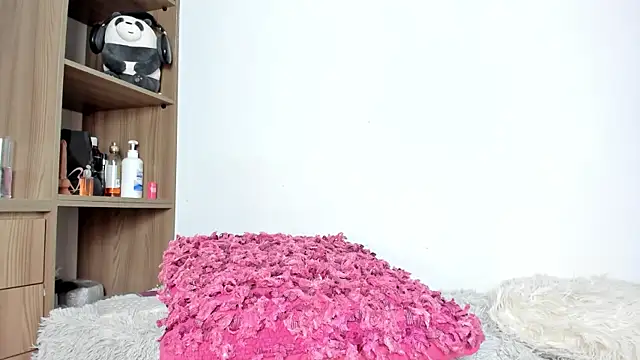 Snapshot of adelarangel chatting on 12.12.24 adelarangel online show from 12.12.24