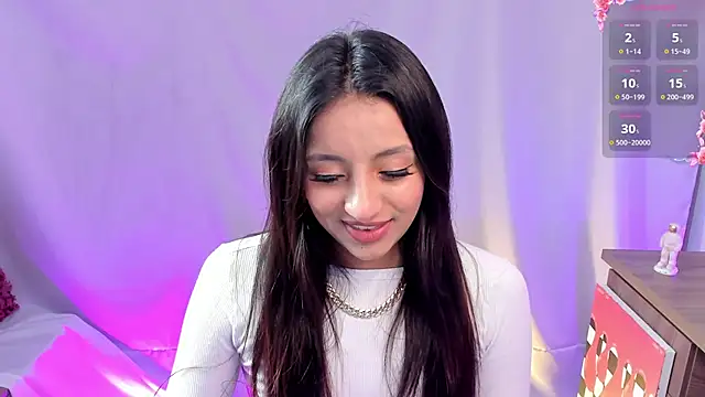 Snapshot of adelarangel chatting on 02.05.25 adelarangel online show from 02.05.25