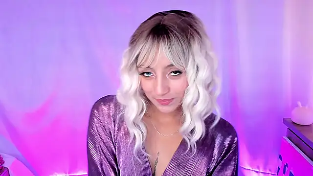 Snapshot of adelarangel chatting on 02.19.25 adelarangel online show from 02.19.25